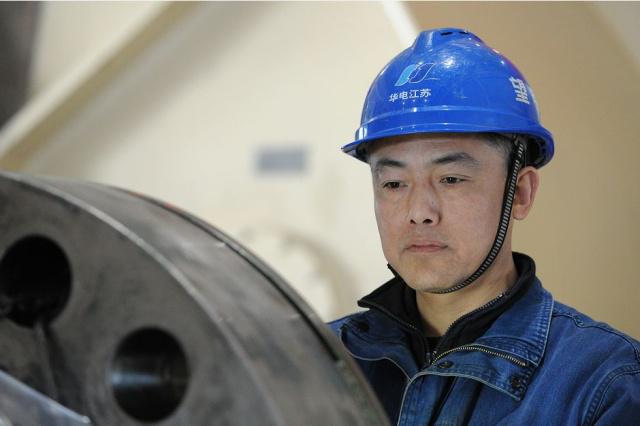 望亭電廠工人當選“蘇州時代工匠”,這30年他是這么拼過來的……(圖3) 望亭電廠工人當選“蘇州時代工匠”,這30年他是這么拼過來的……(圖3)